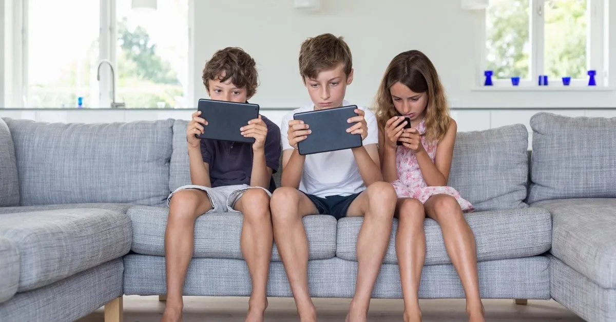 ΟΙ ΕΠΙΠΤΩΣΕΙΣ ΤΩΝ ΨΗΦΙΑΚΩΝ ΟΘΟΝΩΝ ΣΤΗΝ OΡΑΣΗ ΤΩΝ ΠΑΙΔΙΩΝ